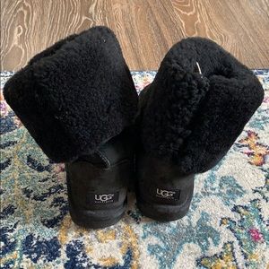 Classic tall Ugg’s black size 9